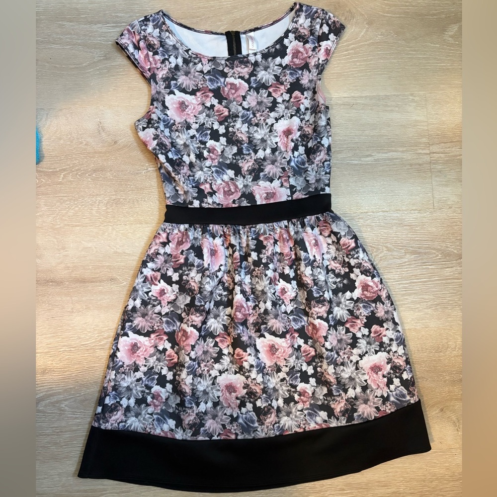 Xhilaration Black and White Floral Dress